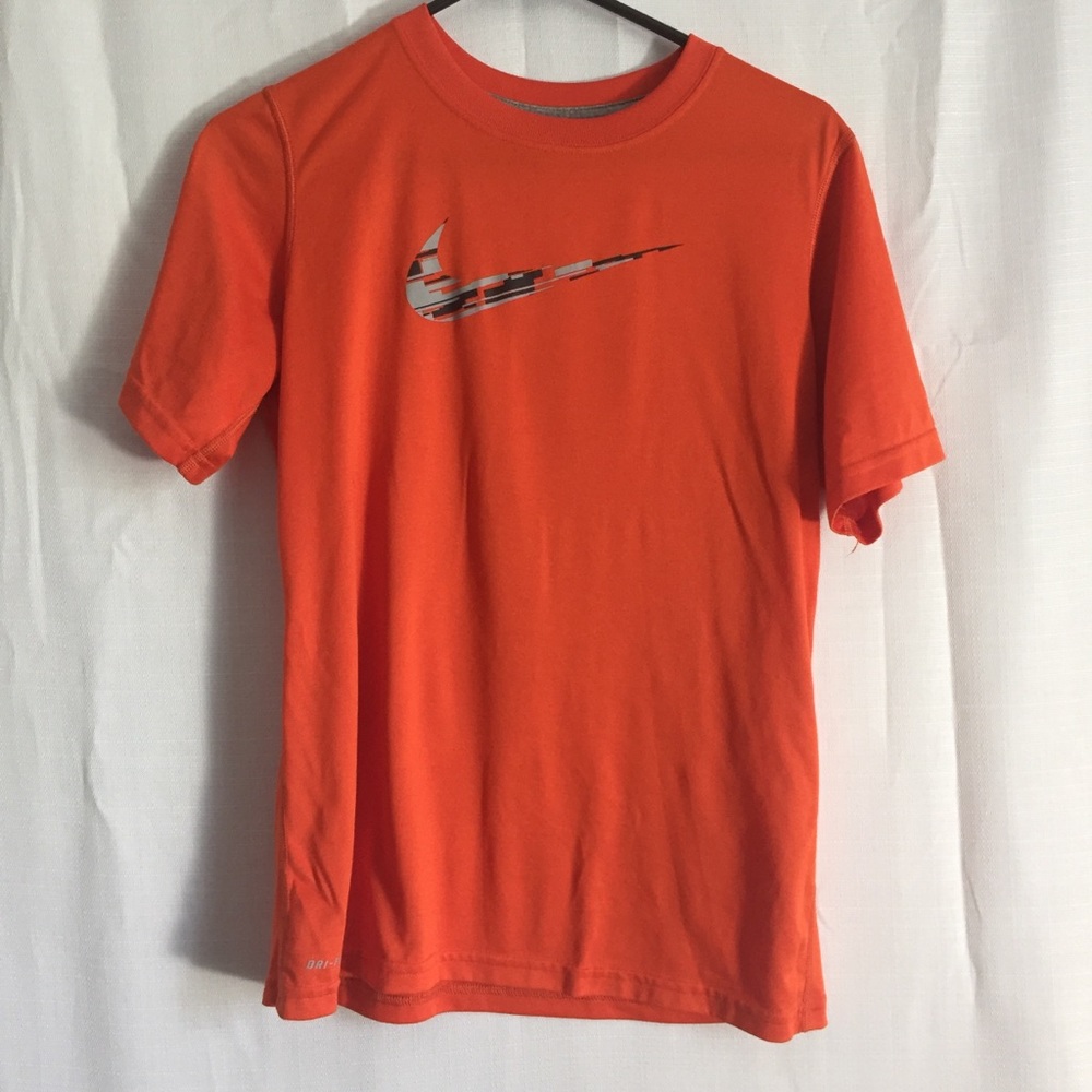 💛Boys Nike Dri-Fit Shirt